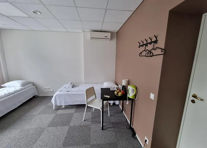 Near Center Harbour * Tallin